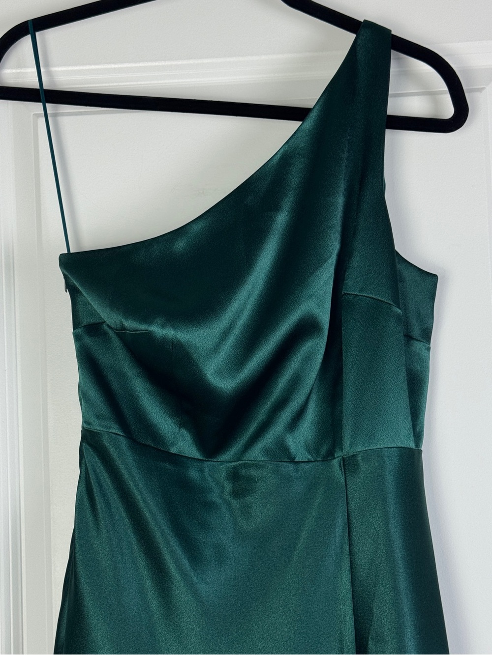 Birdy Gray Kira Shiny Satin One Shoulder Maxi Bridesmaid Dress in Emerald,Size S